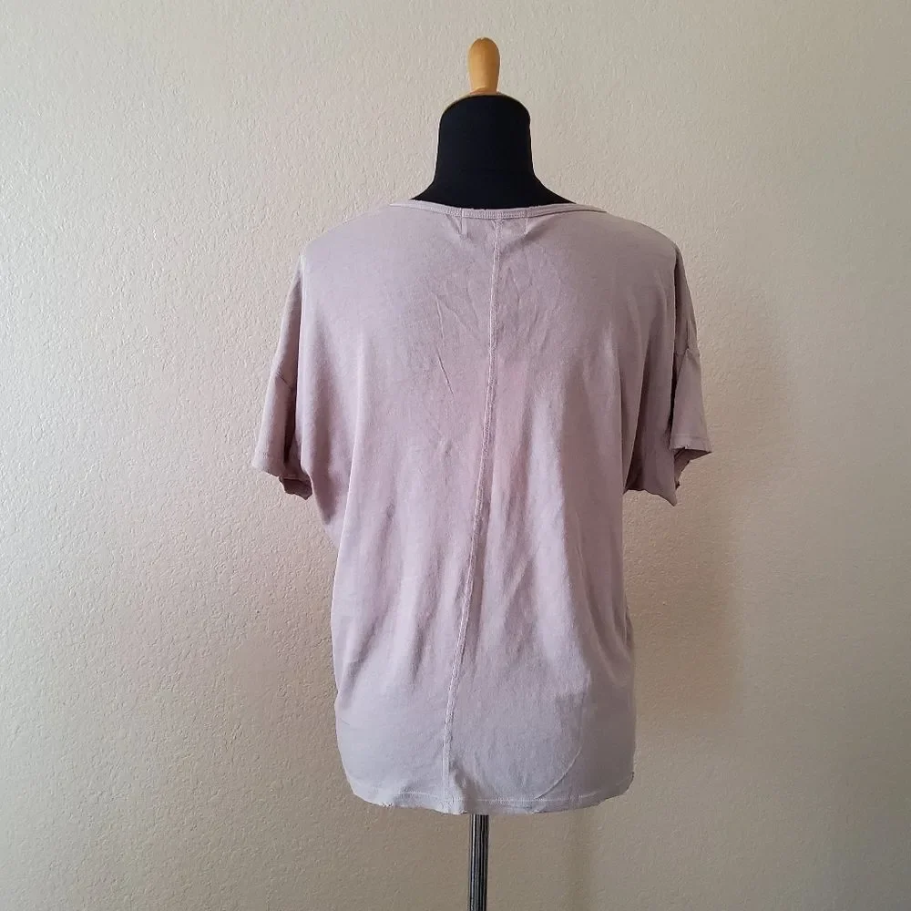 NWT Wildfox Chrissy V-Neck Tee in Atmosphere (Taupe) Size M - Picture 5 of 8